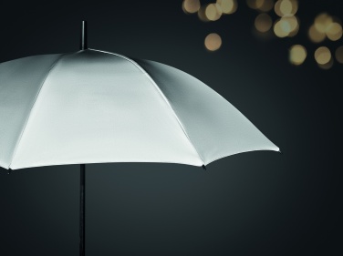 Logotrade Werbeartikel das Foto: Reflektierender Regenschirm
