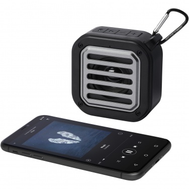 Logotrade meene foto: Solo 3W IPX5 RCS taaskasutatud plastikust päikeseenergia Bluetooth® kõlar karabiiniga 