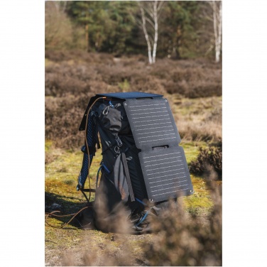 Logotrade meened pilt: Xtorm XR2S28 SolarBooster 28W kokkupandav päikesepaneel