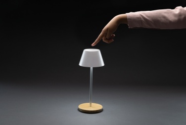 Logotrade firmakingi foto: Pure Glow RCS usb-taaslaetav taaskasutatud plastikust laualamp