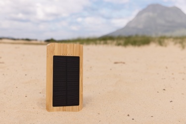 Logotrade mainostuotet kuva: Sunwick 10.000 mAh bambuinen aurinkovoimapankki