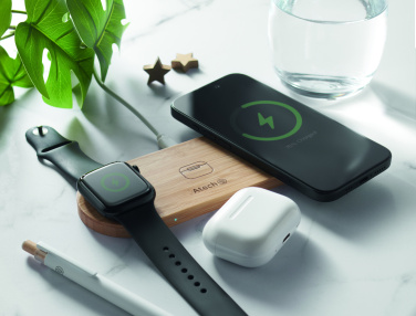 Logotrade mainoslahja tuotekuva: 3 in 1 15W langaton laturi