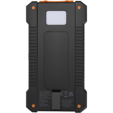 Logotrade liikelahja tuotekuva: Altair 5 000 mAh:n ja 10 W:n kierrätysmuovista valmistettu kestävä aurinkoenergialla toimiva varavirtalähde, jossa on sisäänrakennettu taskulamppu