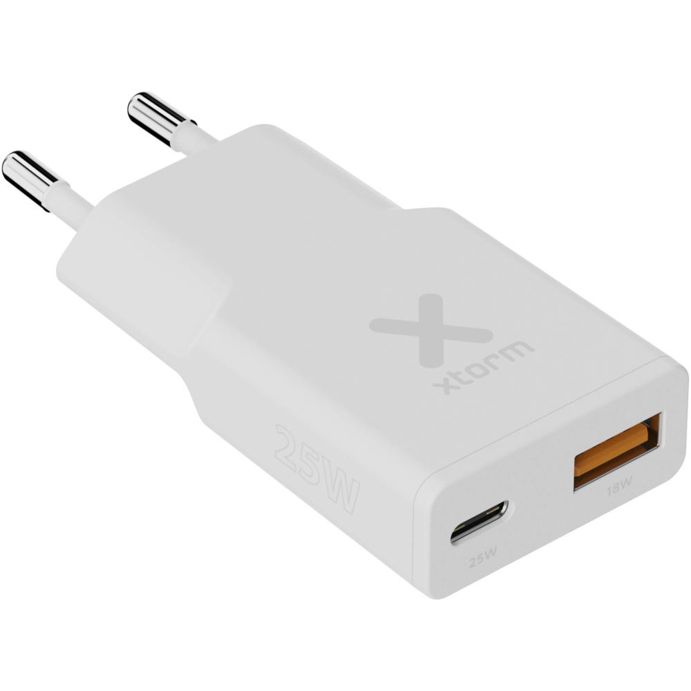 Логотрейд бизнес-подарки картинка: Зарядное устройство Xtorm XG2SL025 Go2 SlimLine мощностью 25 Вт